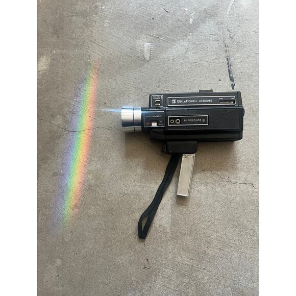 Vintage Bell and Howell Super 8 Movie Camera - Picture 5 of 5